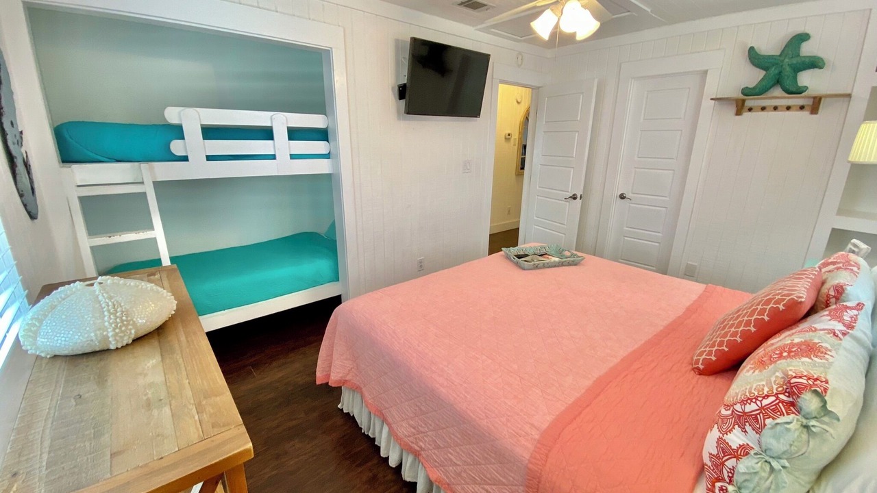 Photo of Bedroom in Laguna Beach Estates