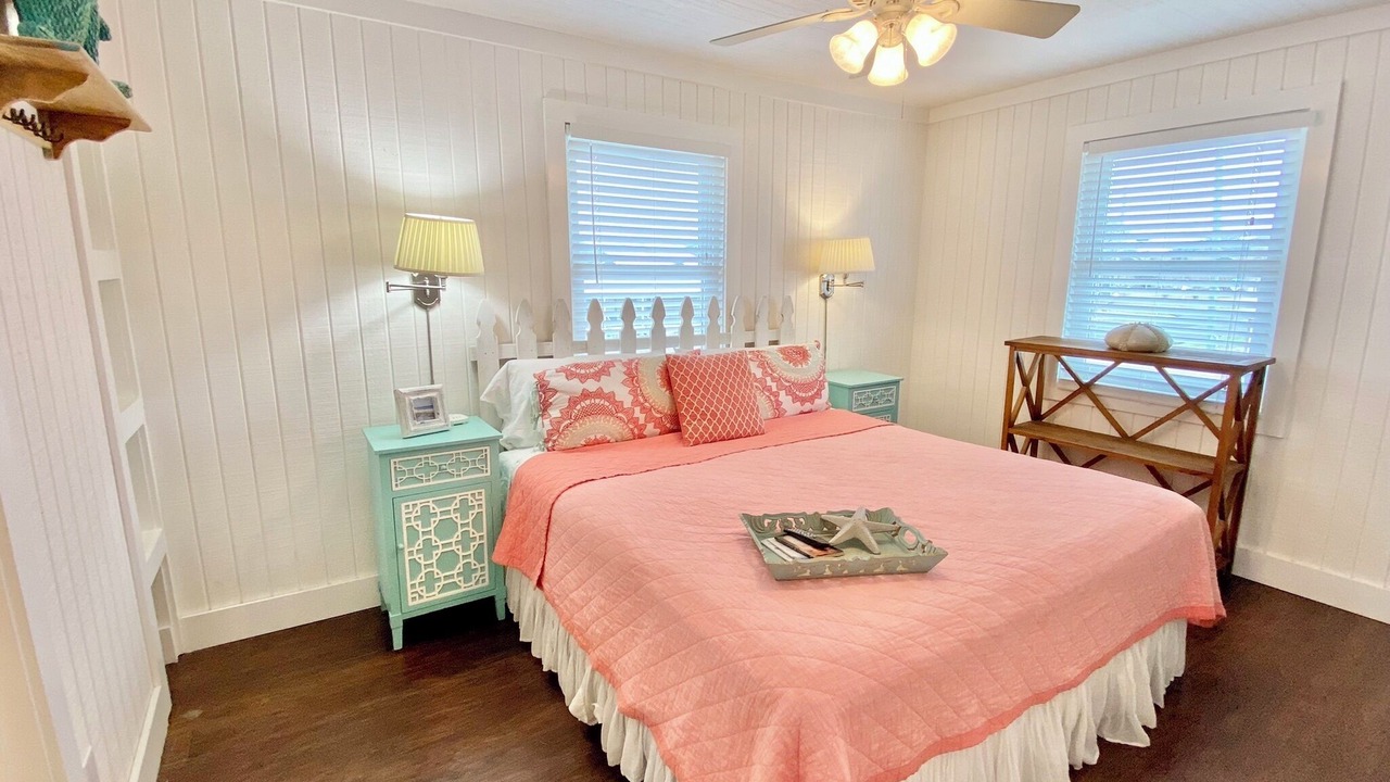 Photo of Bedroom in Laguna Beach Estates