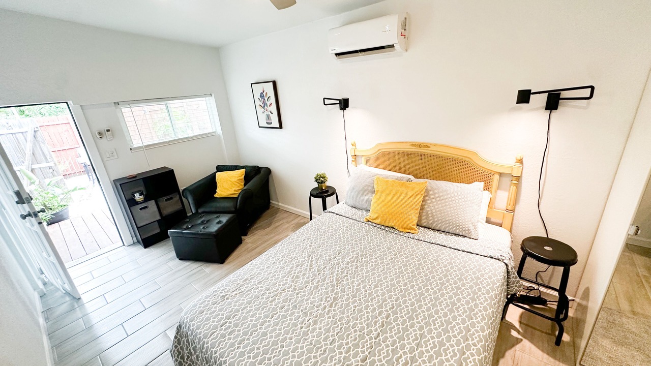 Photo of Bedroom in United Central