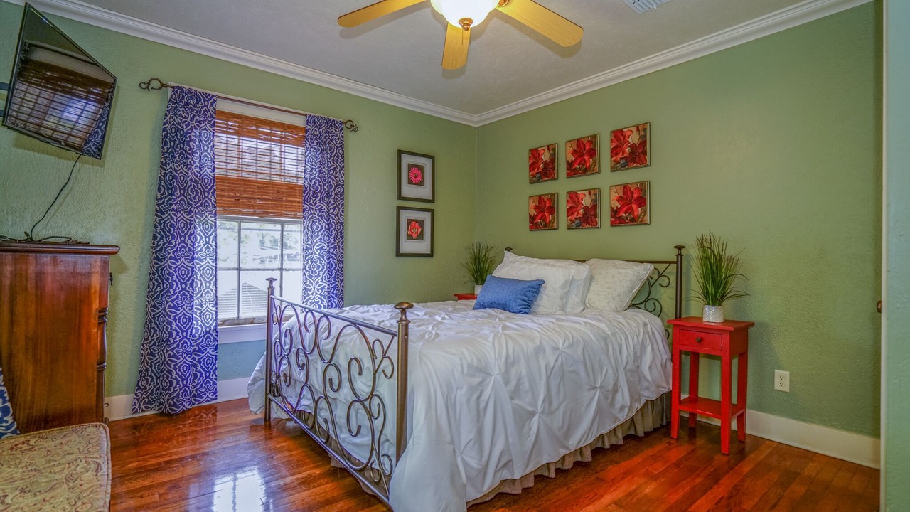 Photo of Bedroom in Marshall