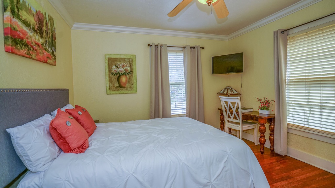 Photo of Bedroom in Marshall