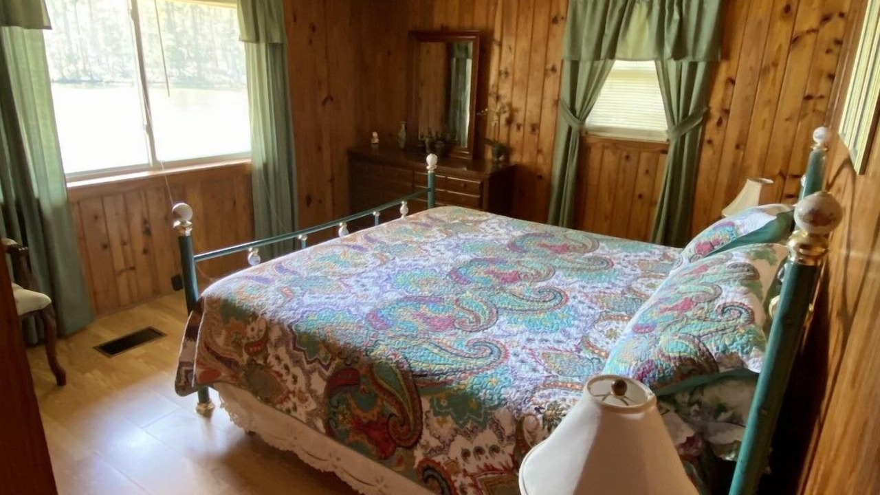 Photo of Bedroom in Alexander City