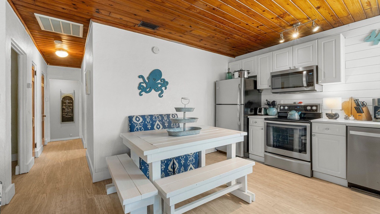 Photo of Kitchen in Laguna Beach Estates