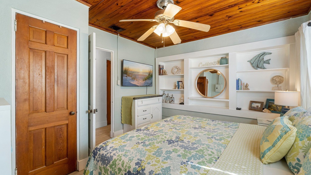 Photo of Bedroom in Laguna Beach Estates