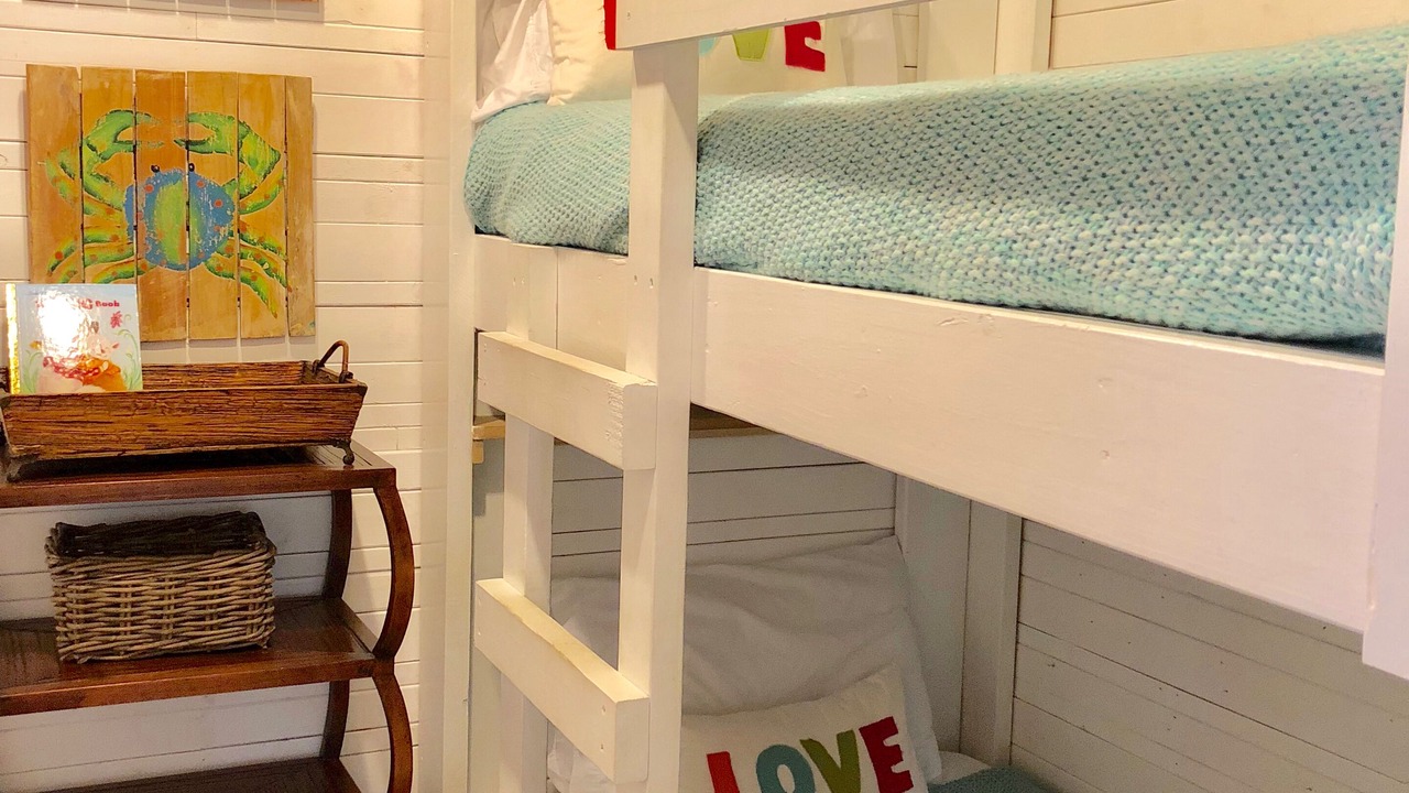 Photo of Bedroom in Laguna Beach Estates