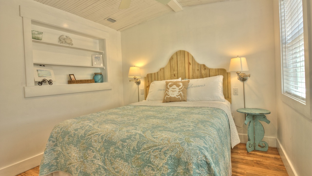 Photo of Bedroom in Laguna Beach Estates