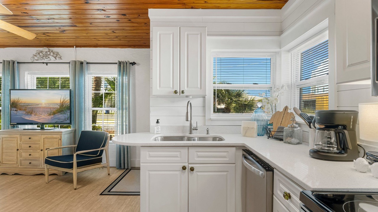 Photo of Kitchen in Laguna Beach Estates