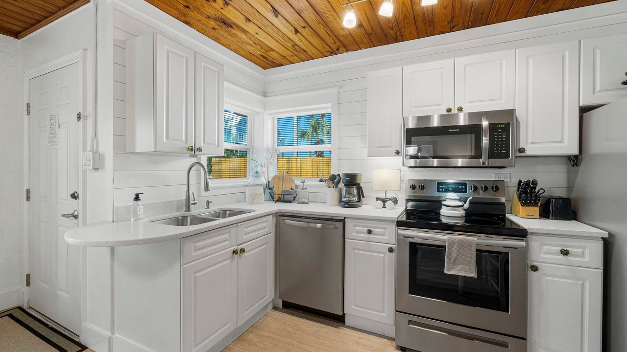 Photo of Kitchen in Laguna Beach Estates