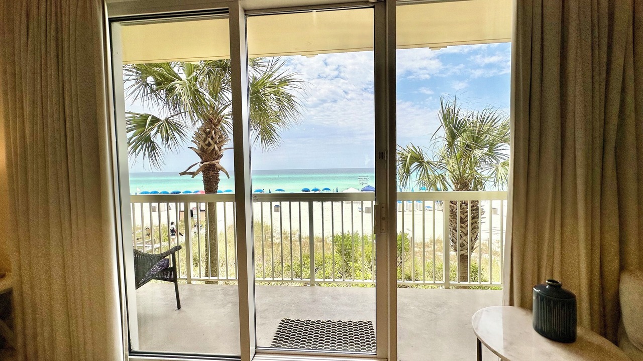 Photo of Livingroom in Miramar Beach
