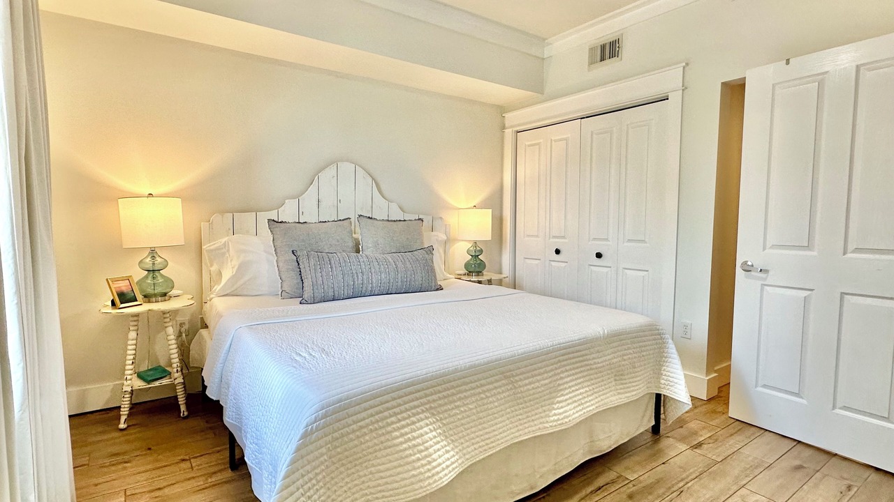 Photo of Bedroom in Miramar Beach