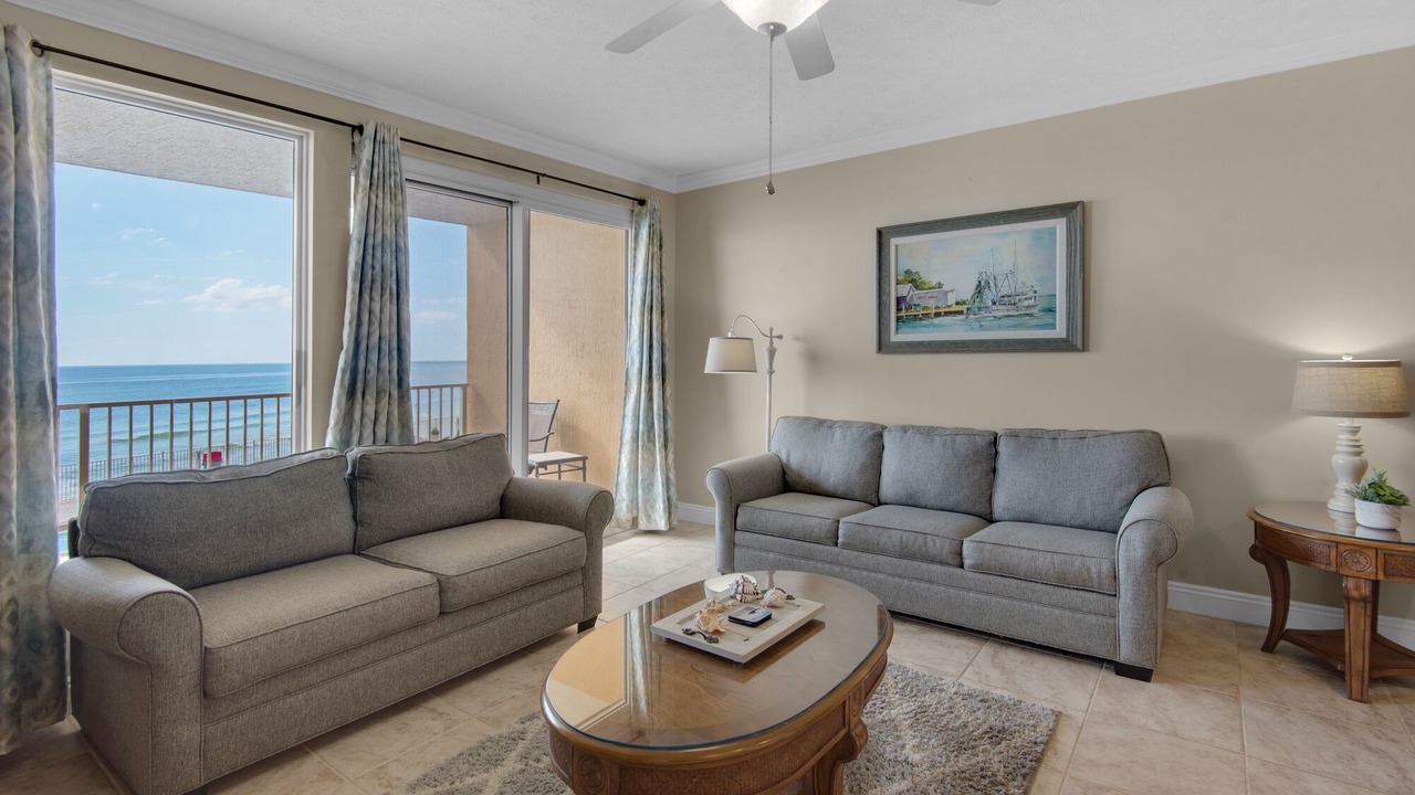 Photo of Livingroom in Lower Grand Lagoon