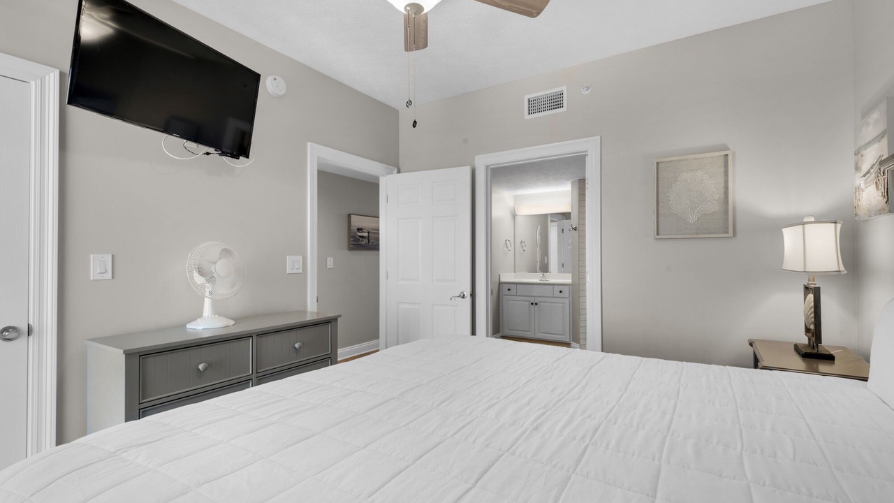 Photo of Bedroom in Lower Grand Lagoon