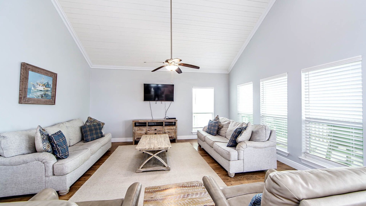 Photo of Livingroom in Golden Meadow
