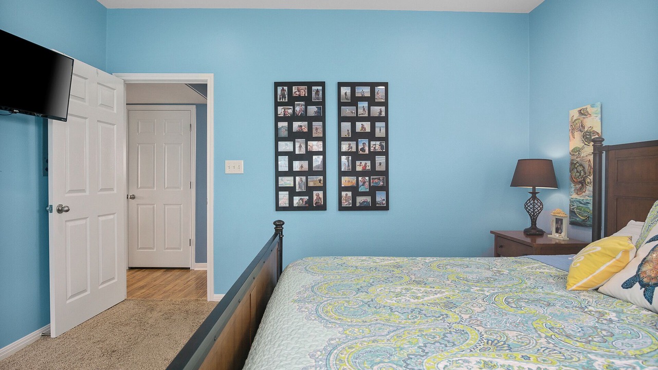 Photo of Bedroom in Crystal Beach