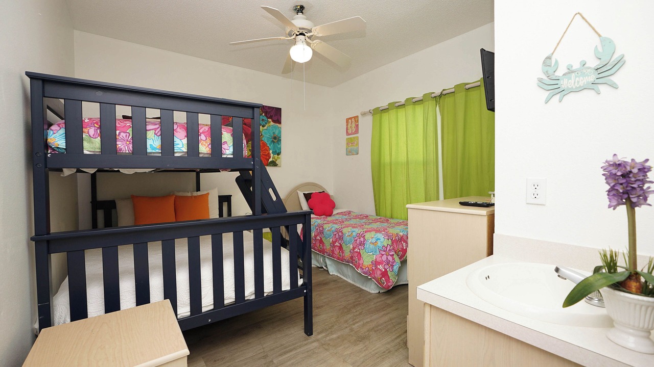 Photo of Bedroom in Holiday Isle