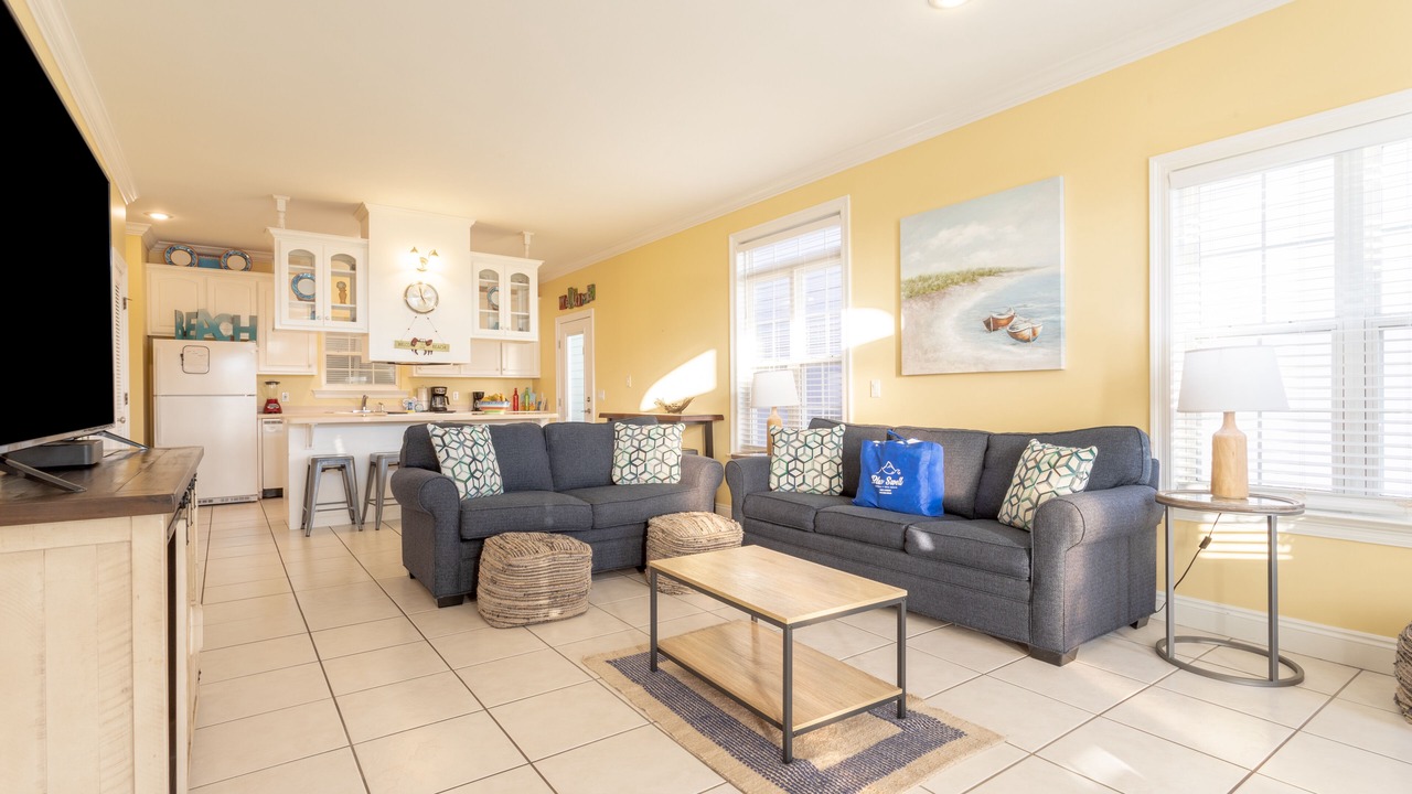 Photo of Livingroom in Lullwater Beach