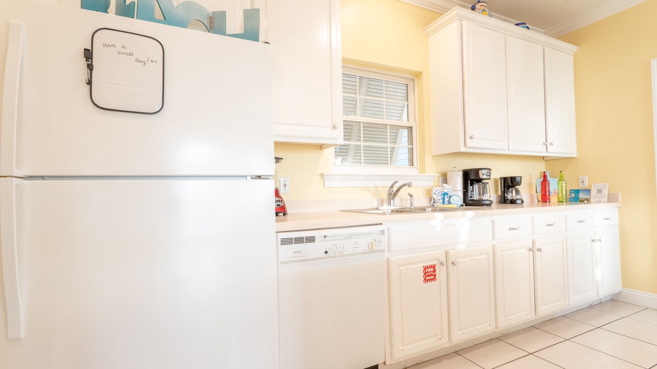 Photo of Kitchen in Lullwater Beach