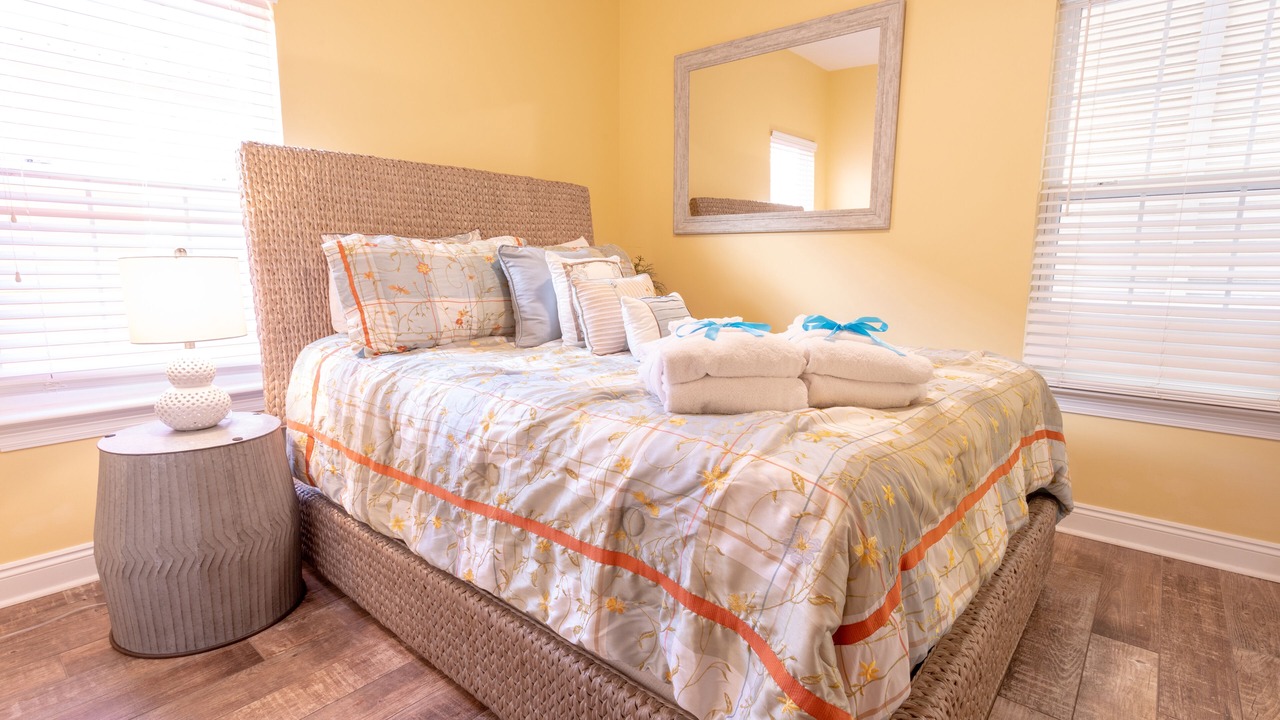 Photo of Bedroom in Lullwater Beach