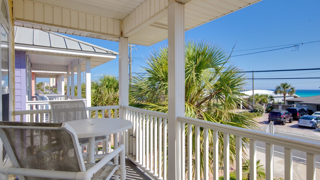 Photo of Patio Balcony in Lullwater Beach