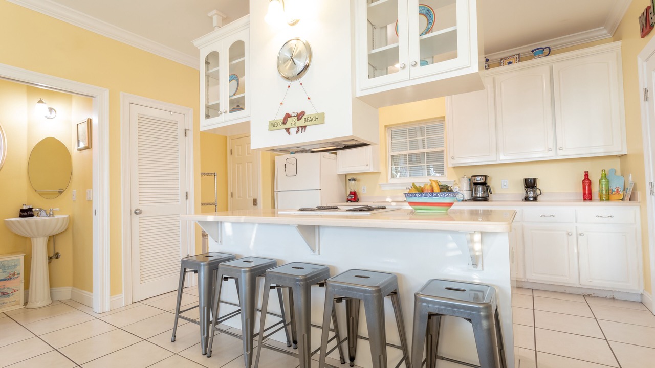 Photo of Kitchen in Lullwater Beach