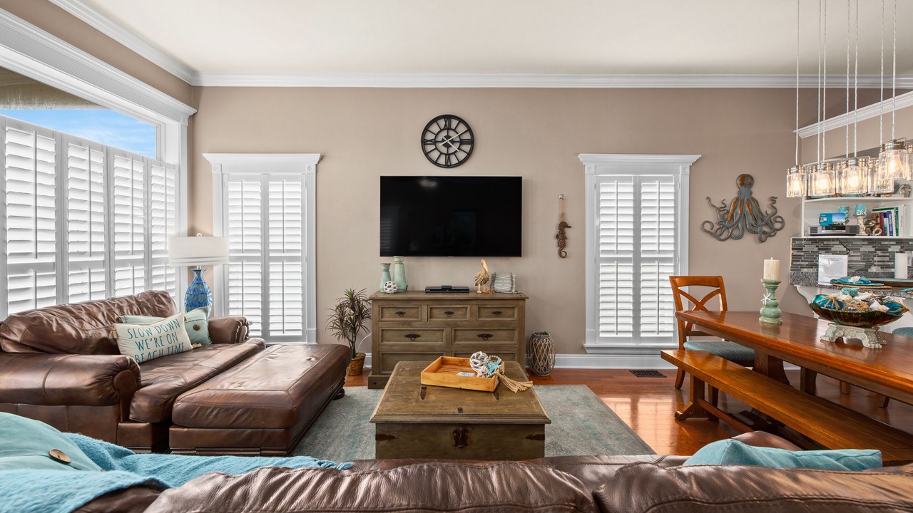 Photo of Livingroom in Summer Breeze