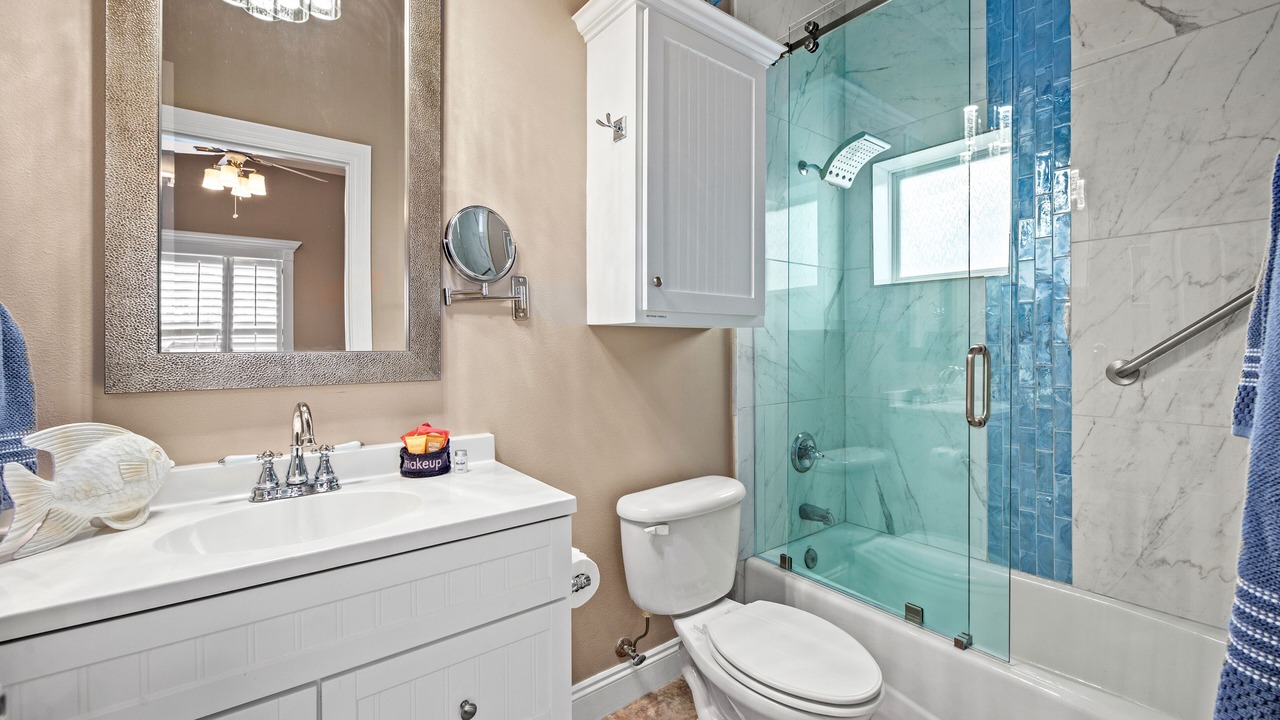 Photo of Bathroom in Summer Breeze