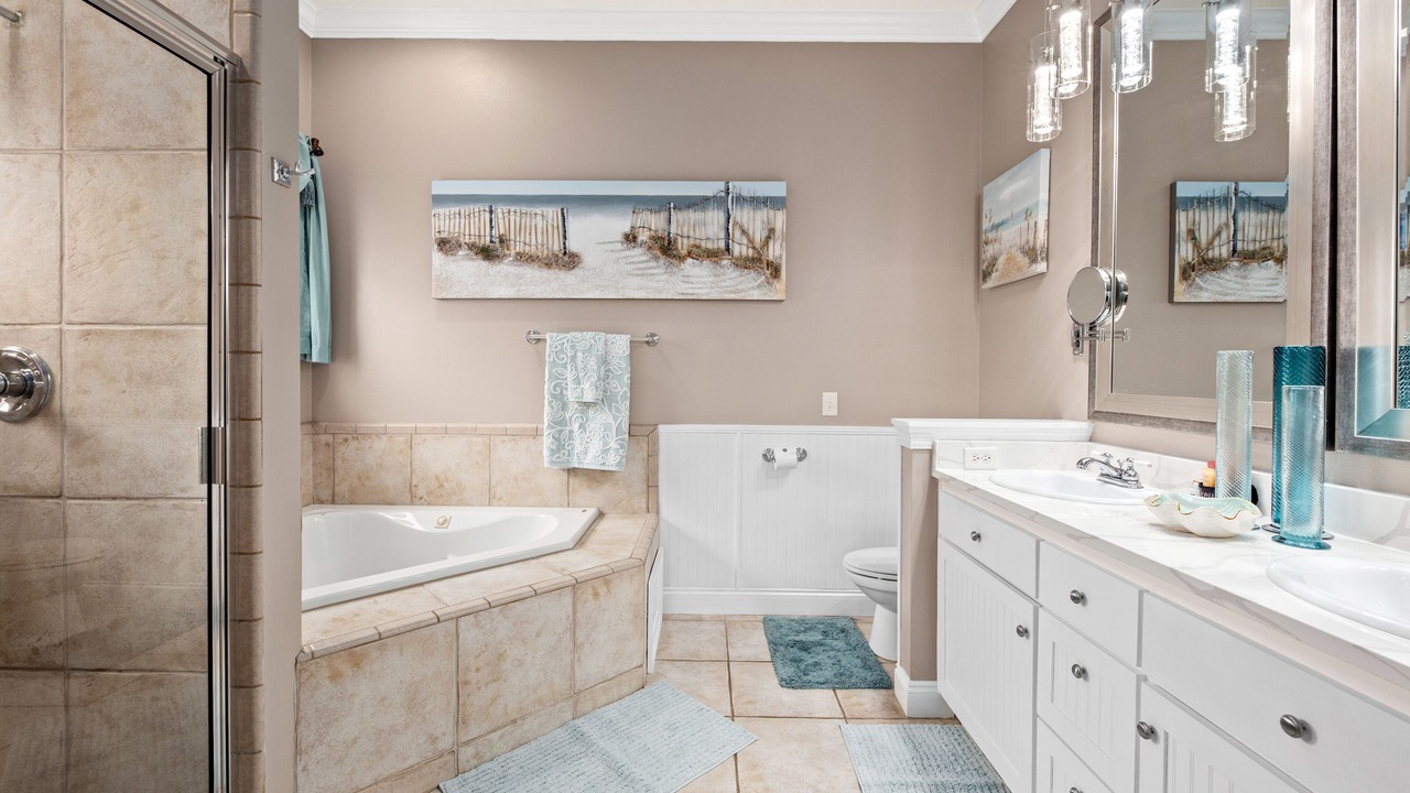 Photo of Bathroom in Summer Breeze