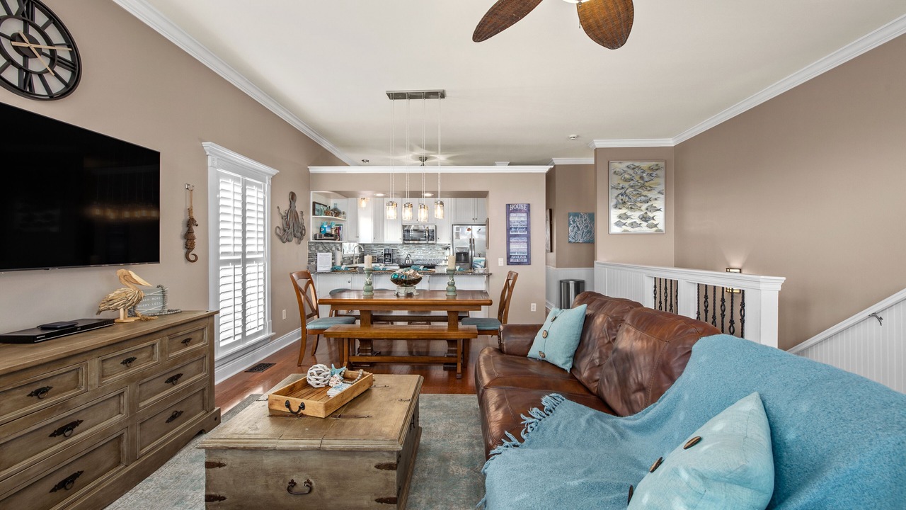Photo of Livingroom in Summer Breeze
