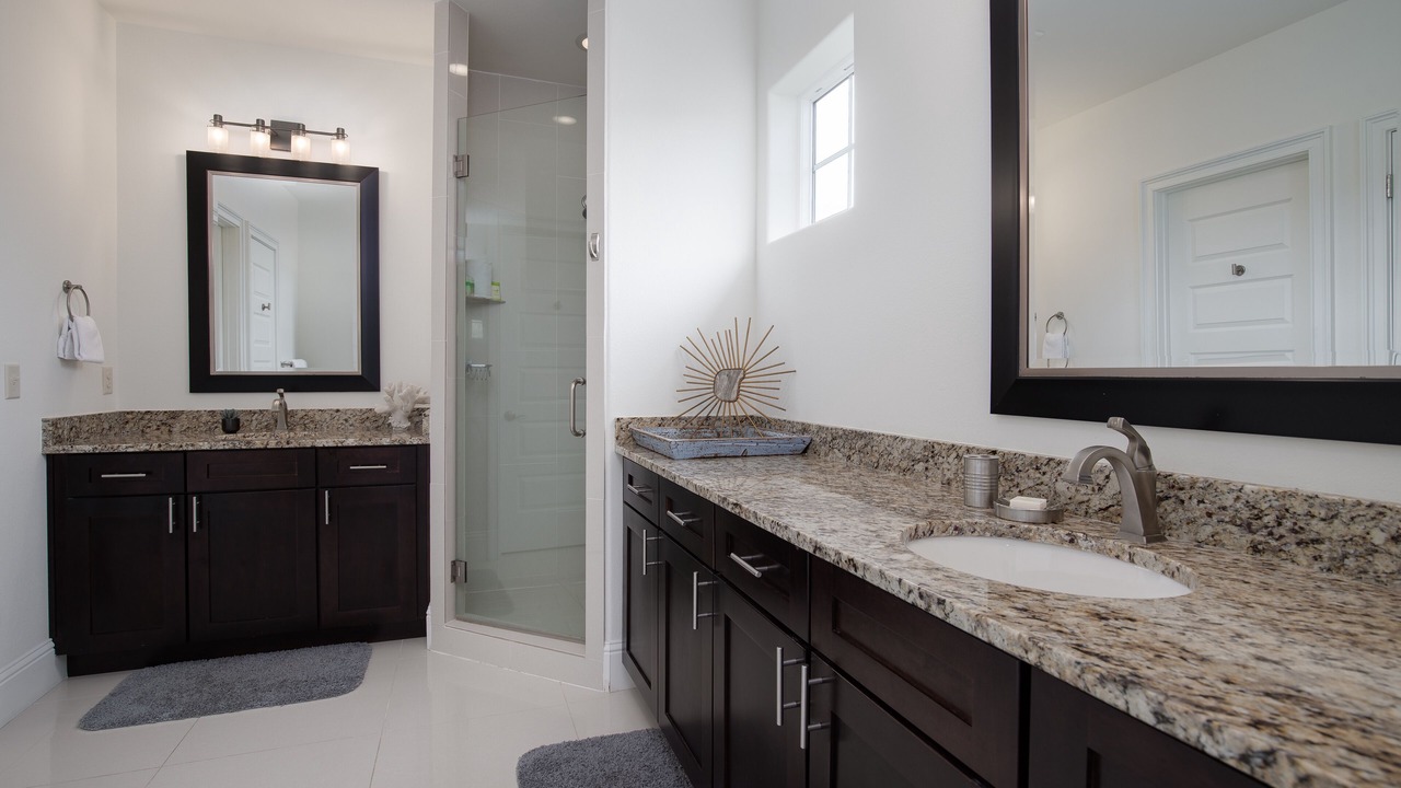 Photo of Bathroom in Villa Lago