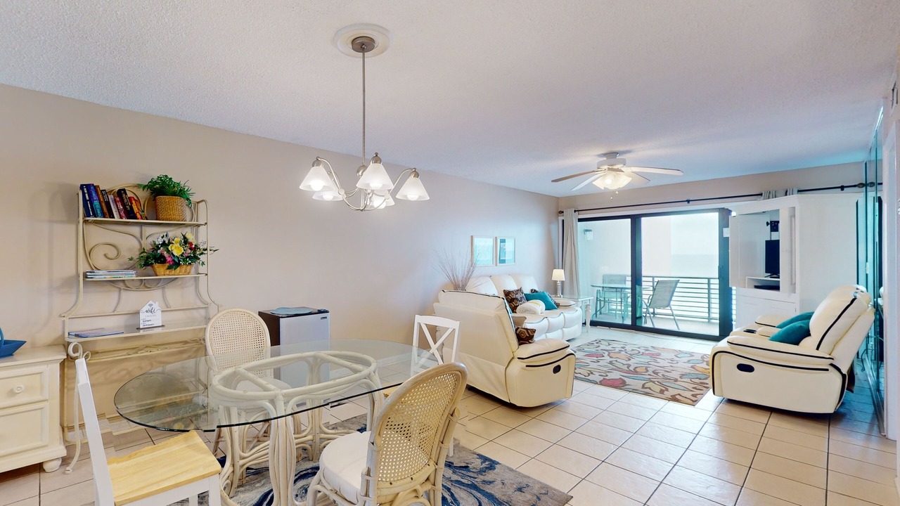 Photo of Livingroom in Silver Sands Beach