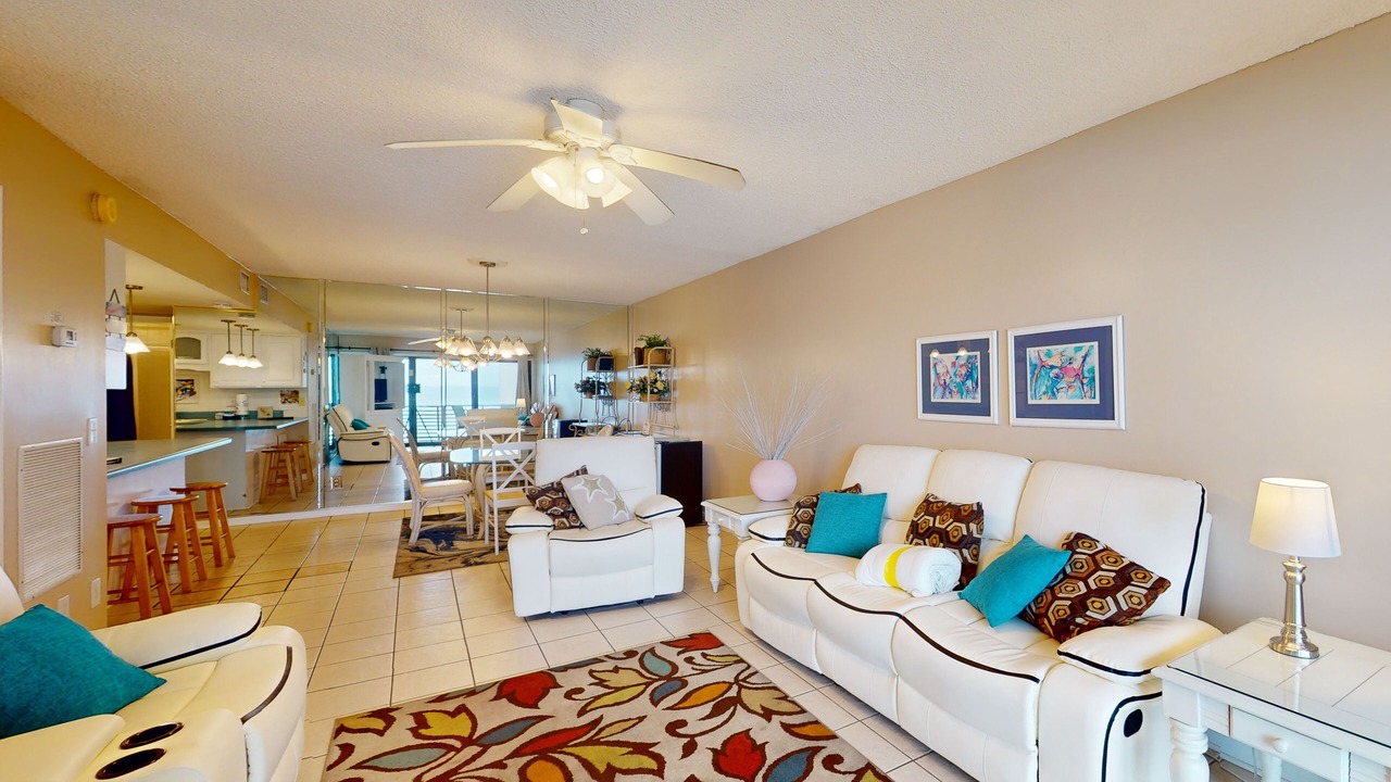 Photo of Livingroom in Silver Sands Beach