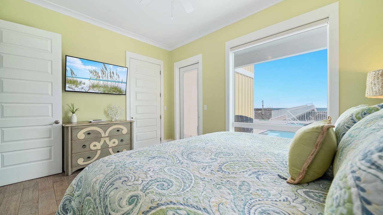 Photo of Bedroom in Gulf Shores