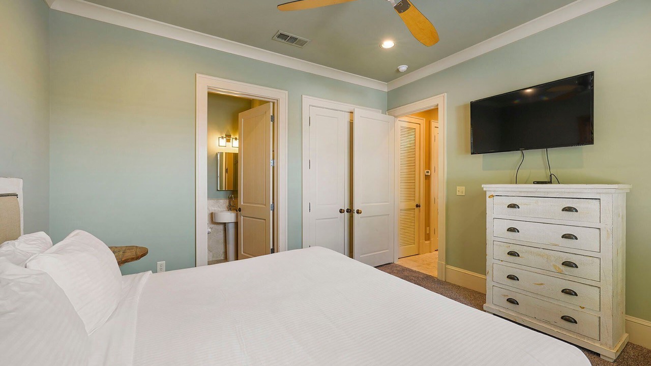 Photo of Outdoor in Emerald Waters Village