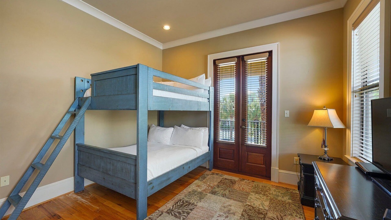 Photo of Outdoor in Emerald Waters Village