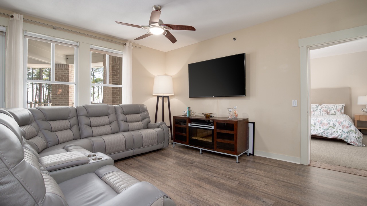 Photo of Livingroom in Baytowne Wharf