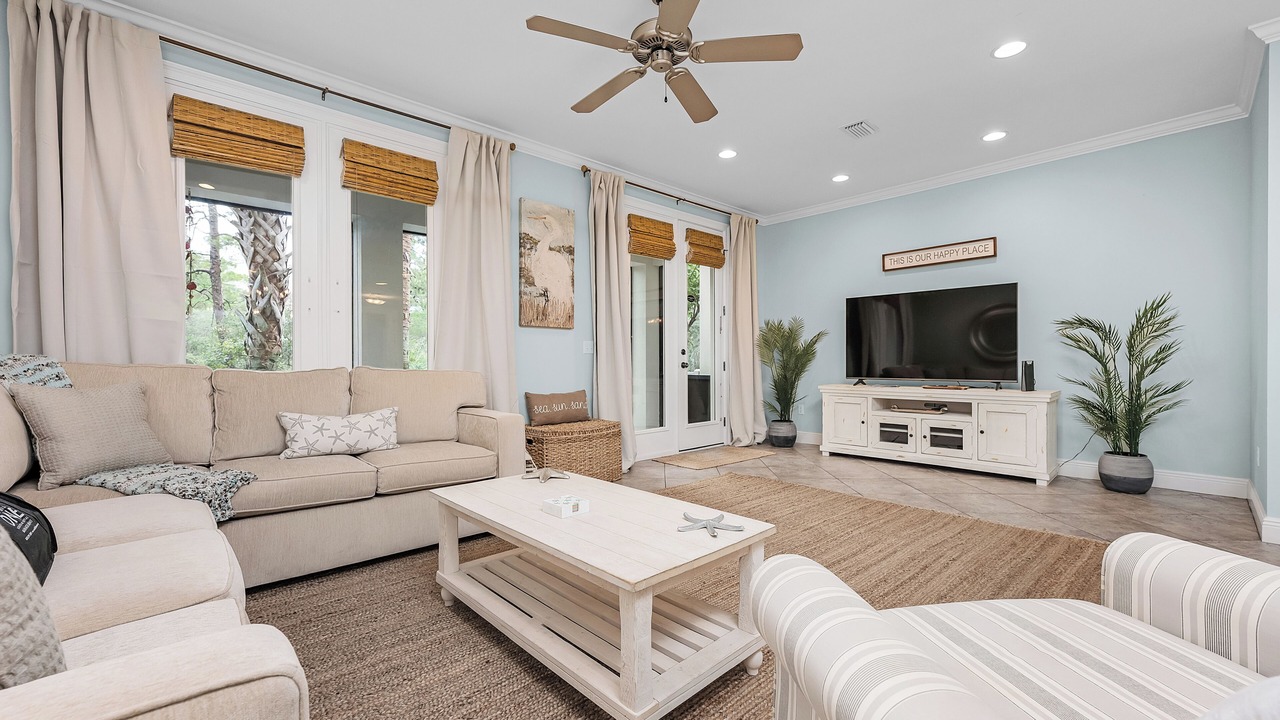 Photo of Livingroom in Gulf Place