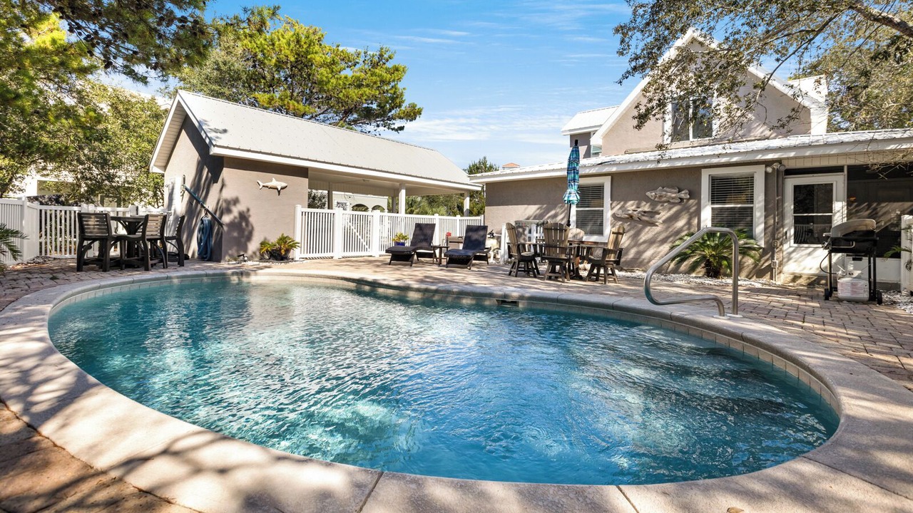 Photo of Outdoor in White's Gulfview