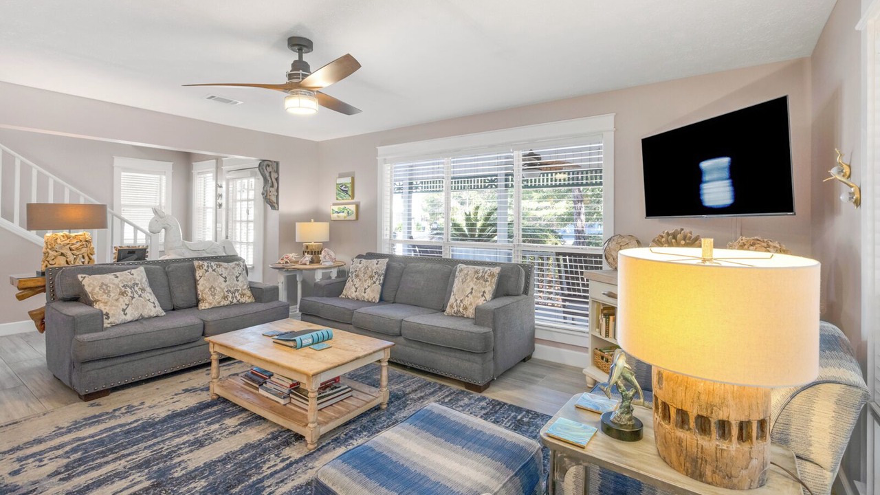 Photo of Livingroom in White's Gulfview