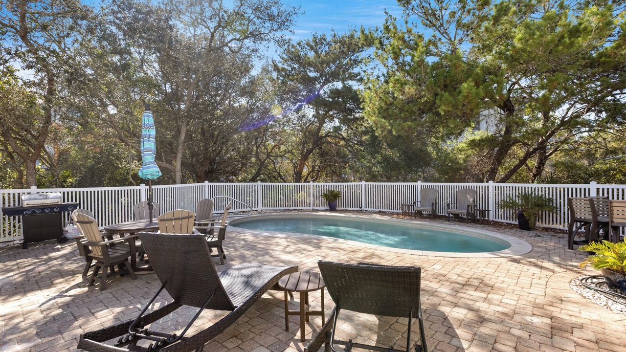 Photo of Outdoor in White's Gulfview