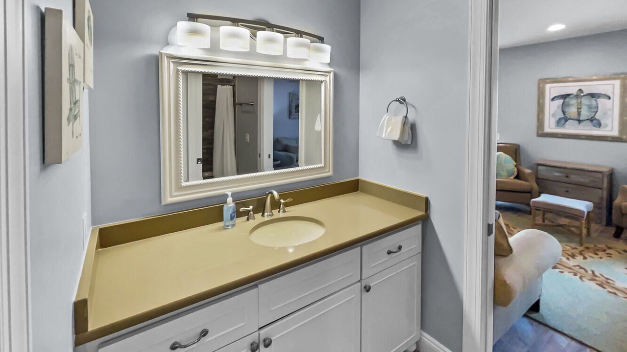 Photo of Bathroom in Laguna Beach