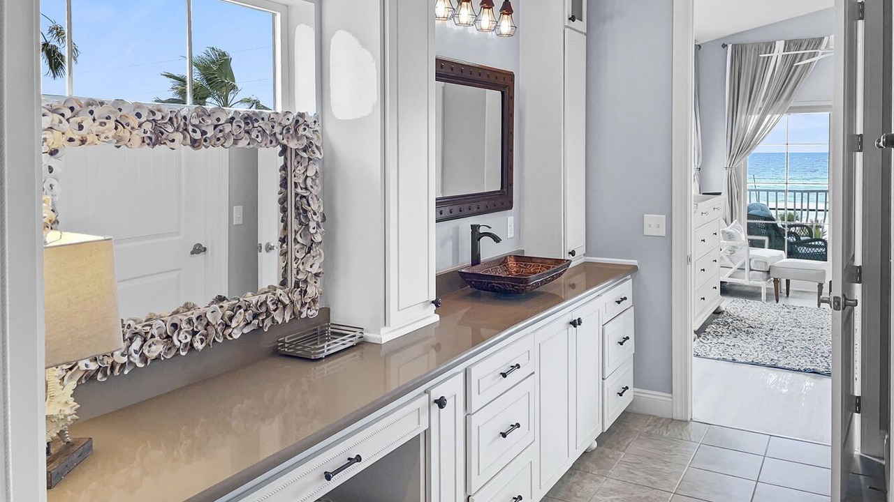 Photo of Bathroom in Laguna Beach