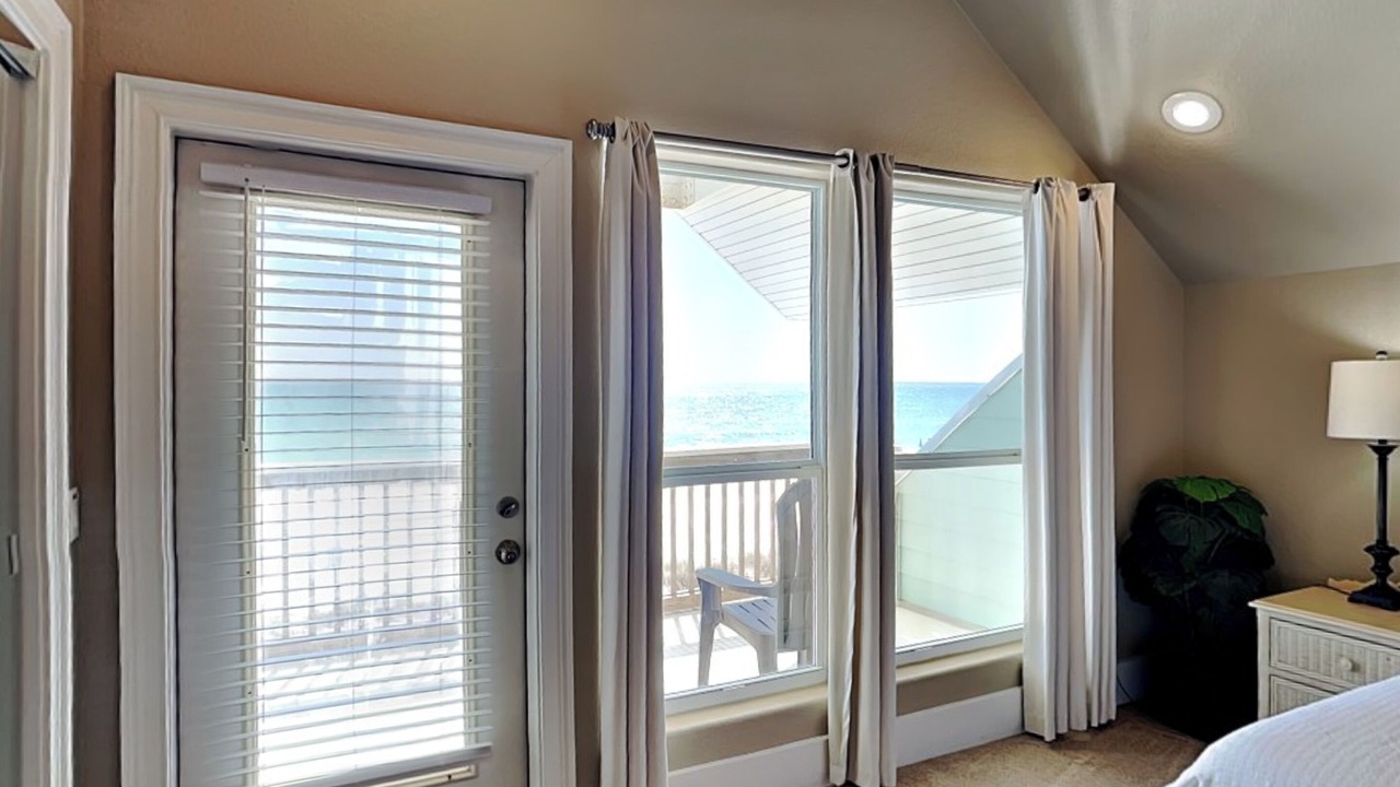 Photo of Patio Balcony in Crescent Beach