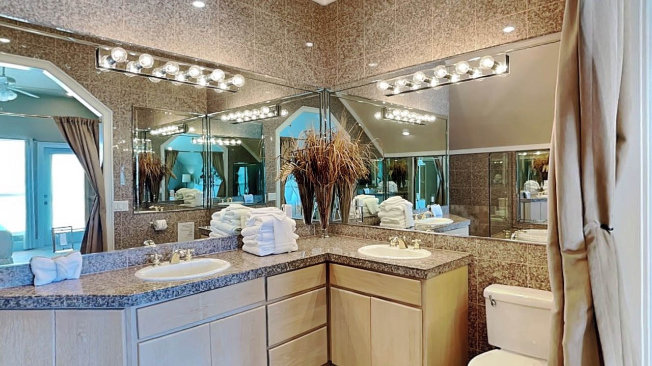 Photo of Bathroom in Crescent Beach