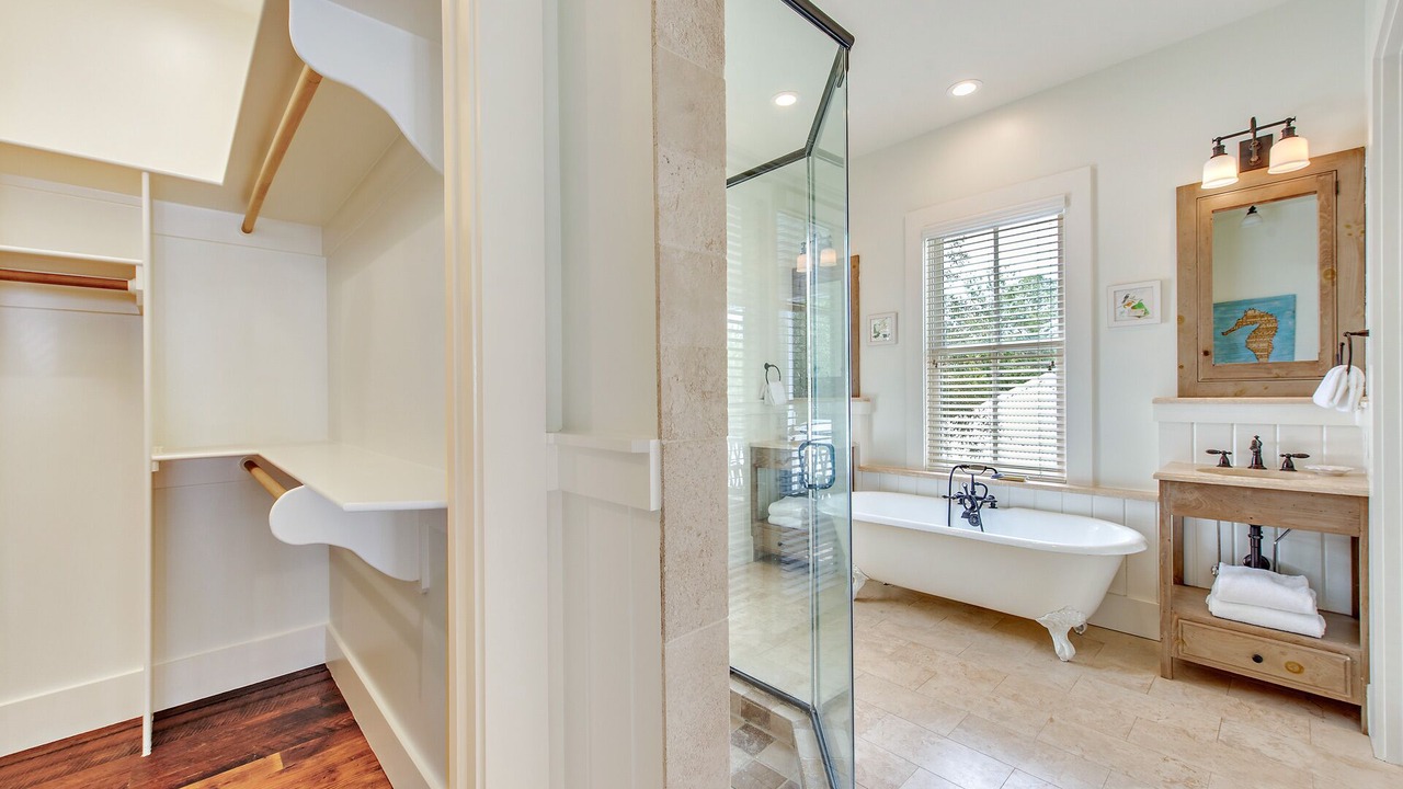 Photo of Bathroom in Forest District