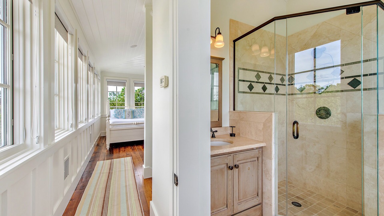 Photo of Bathroom in Forest District