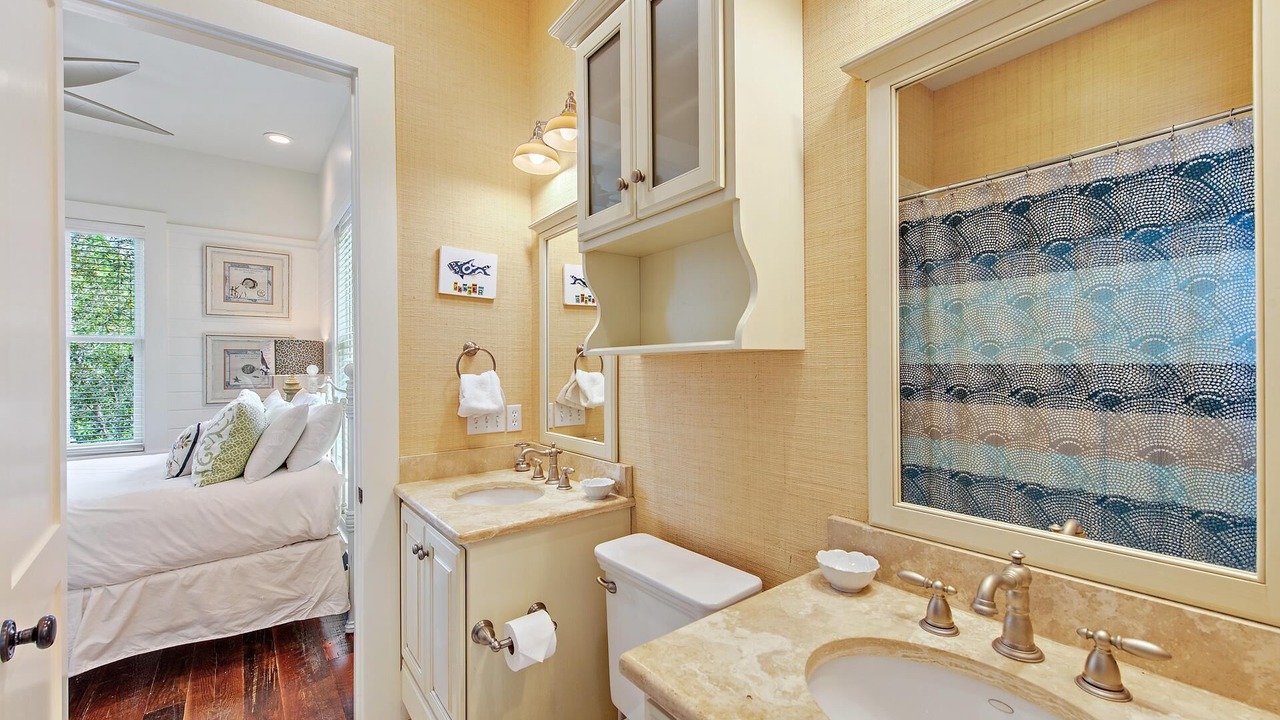 Photo of Bathroom in Forest District