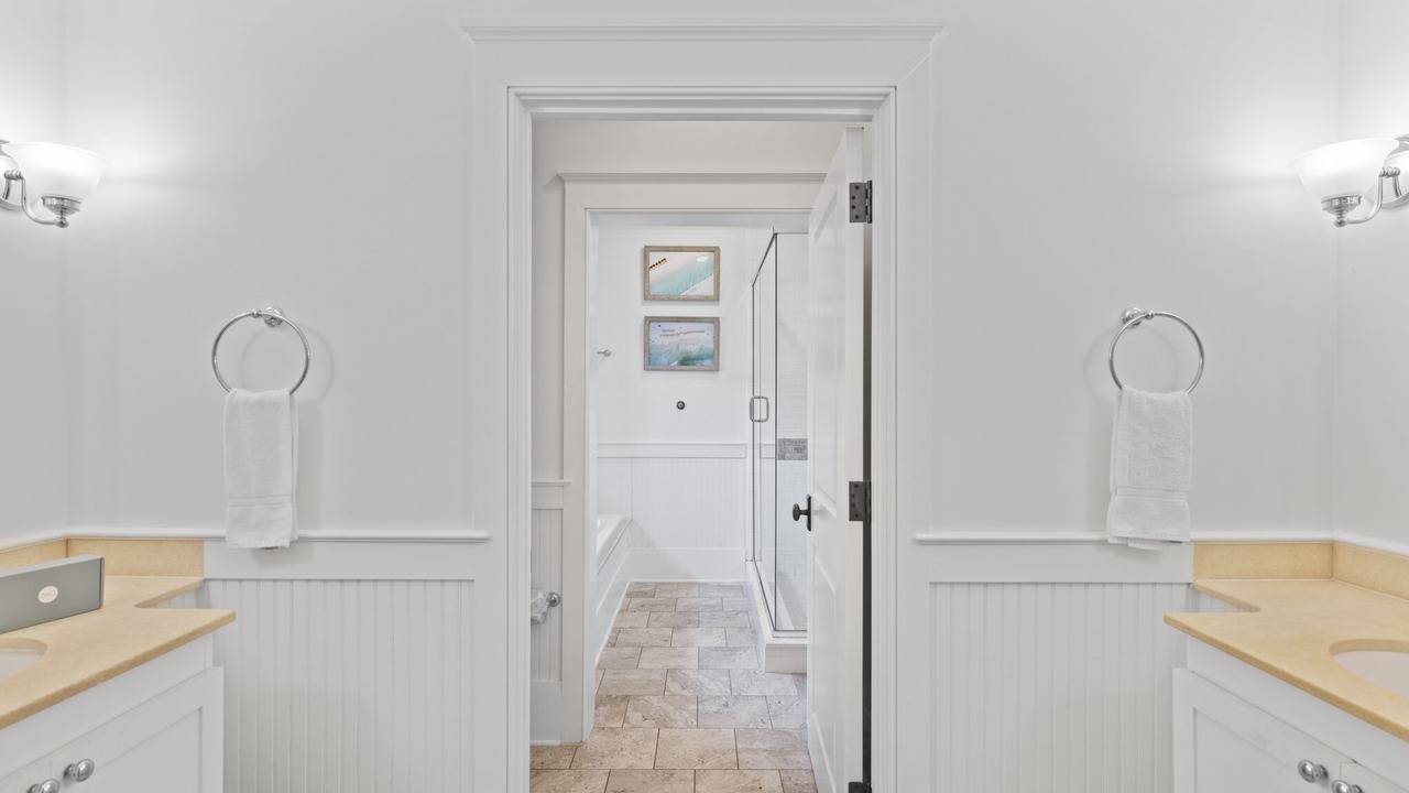 Photo of Bathroom in Beach District