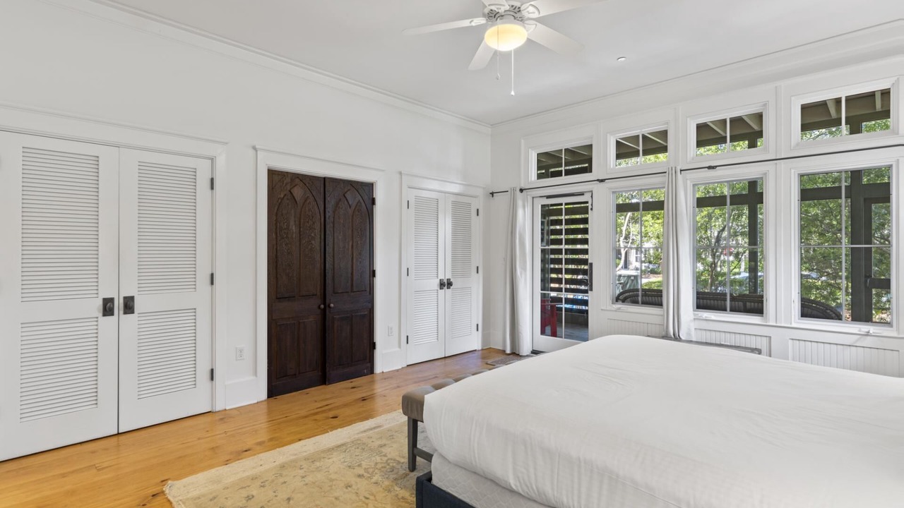 Photo of Bedroom in Beach District