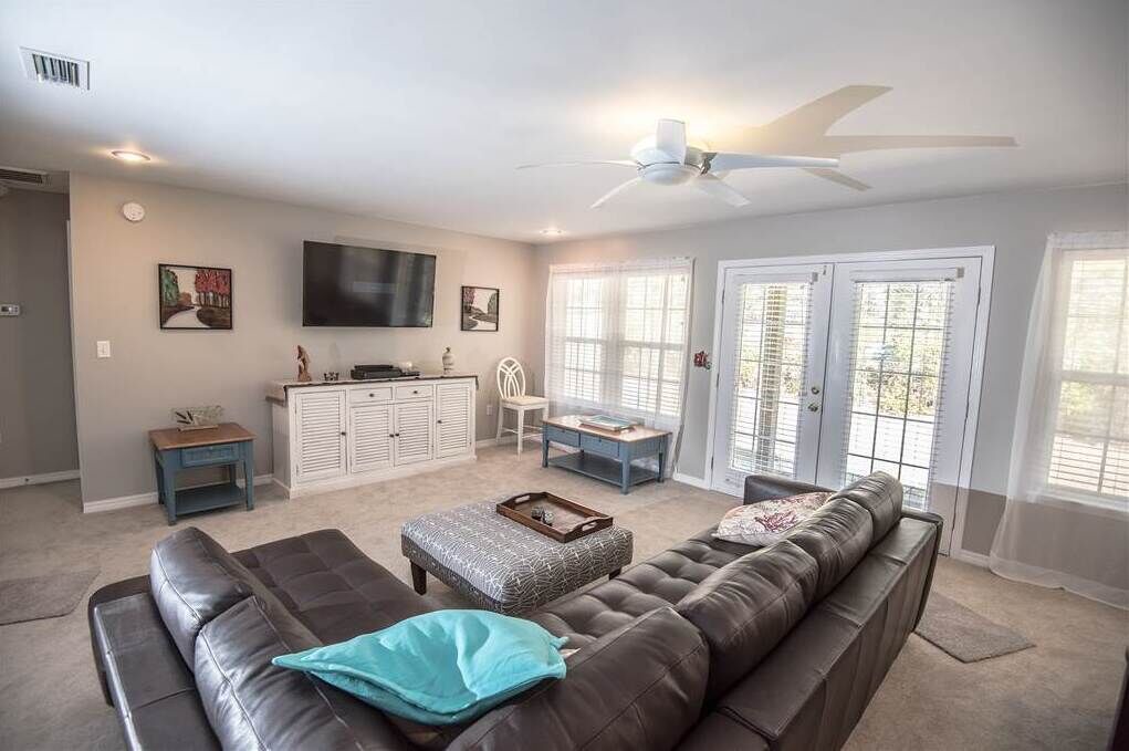 Photo of Livingroom in Dune Allen Beach