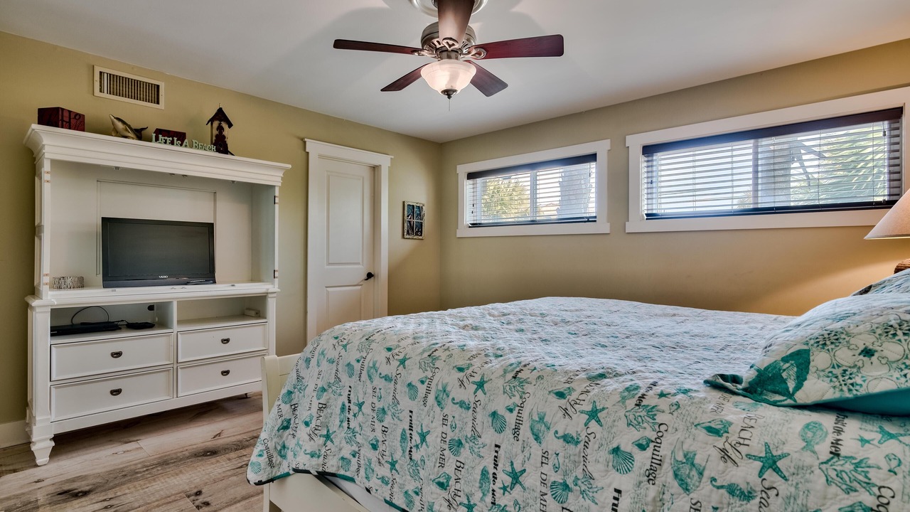 Photo of Bedroom in Miramar Beach